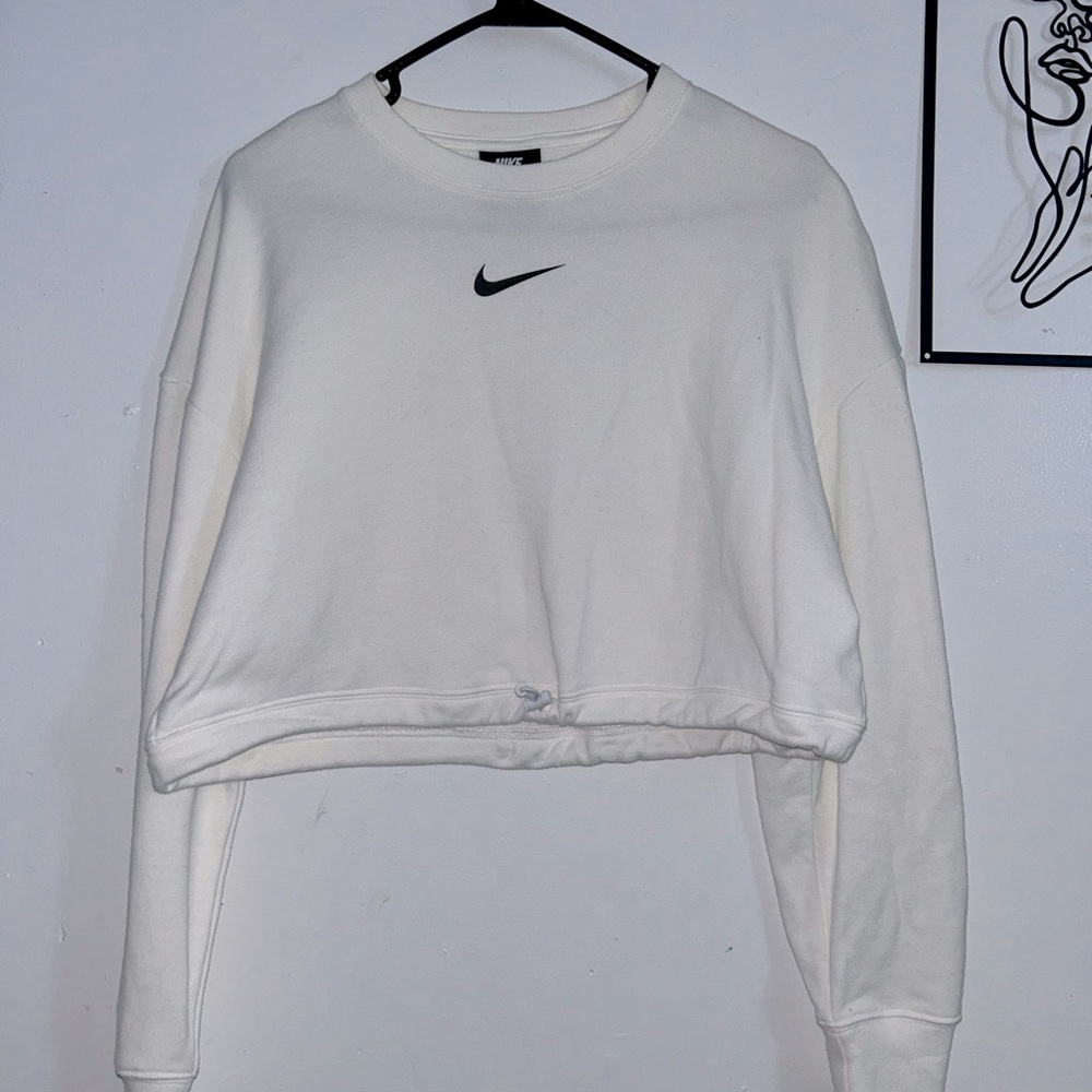White Nike Croptop